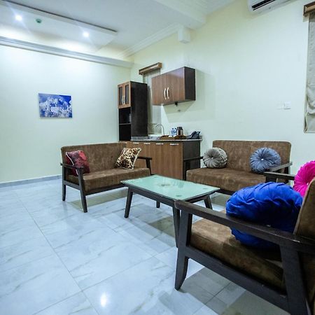 Apartment 79 Hotel & Suite Ikeja Ngoại thất bức ảnh