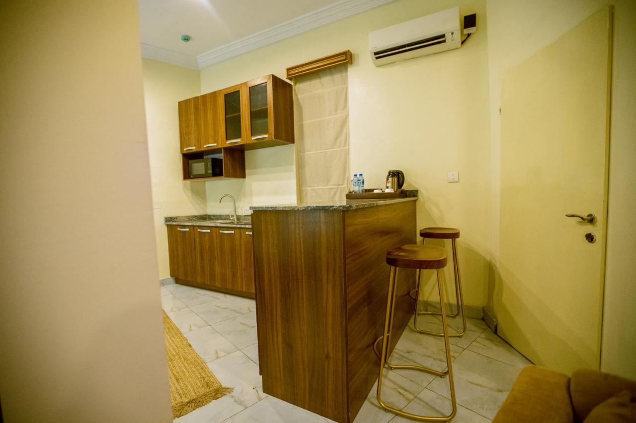 Apartment 79 Hotel & Suite Ikeja Ngoại thất bức ảnh