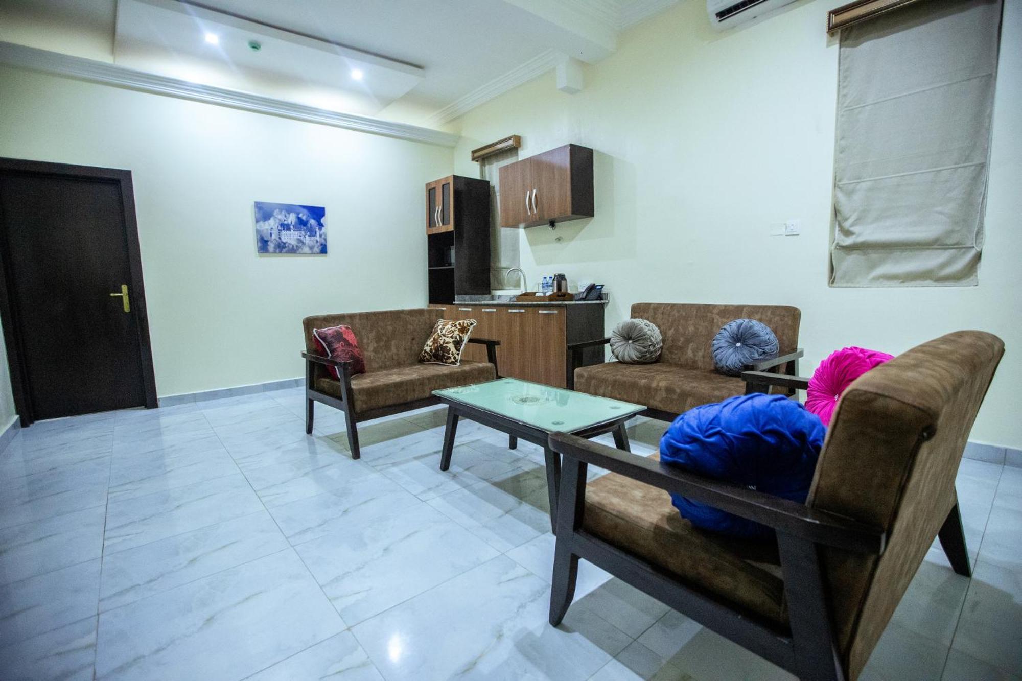 Apartment 79 Hotel & Suite Ikeja Ngoại thất bức ảnh