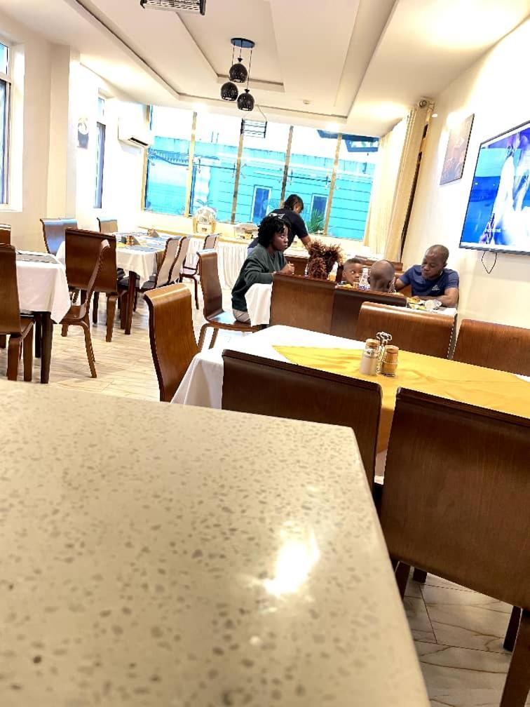 Apartment 79 Hotel & Suite Ikeja Ngoại thất bức ảnh